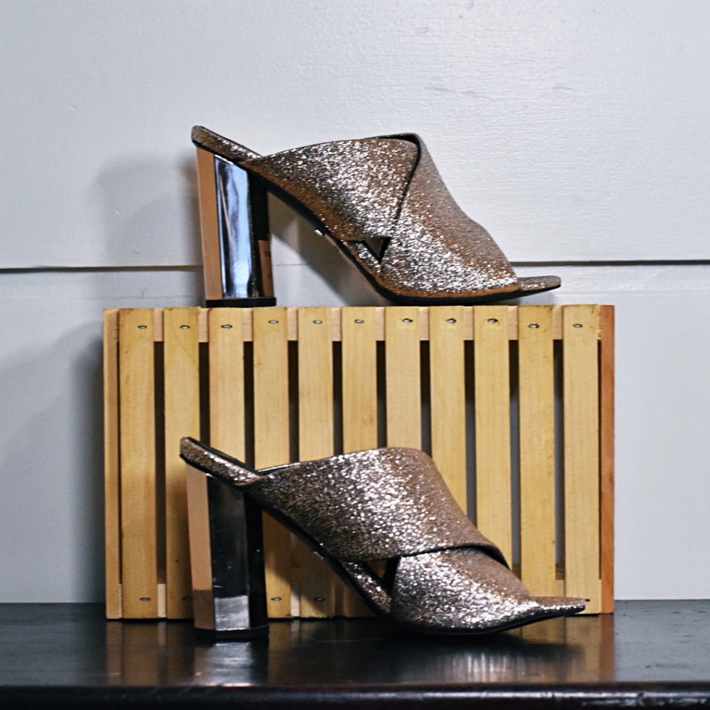 NWOT- Rose Gold Glitter Slides. Size 8